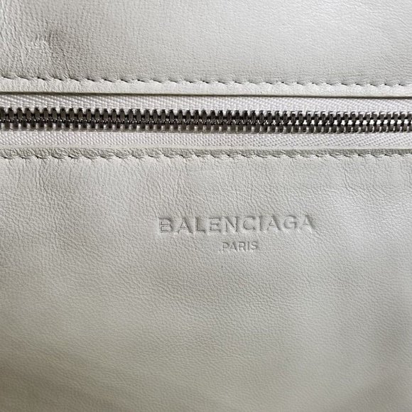 Balenciaga Tresse Calf Fringed Off White Leather Tote - Picture 8 of 13